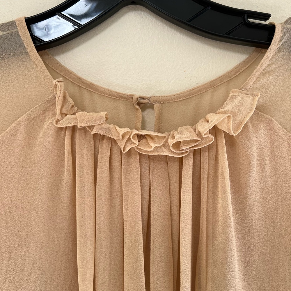 Soft, Sheer &  feminine blouse Size 10 by the designer Worth - Picture 4 of 7